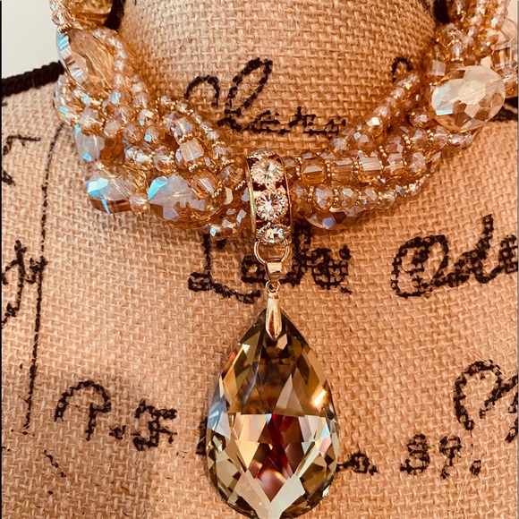 Jewelry - Beautiful Champagne Crystal Beads with large drop